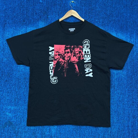 Green Day Saviors Album World Tour Pop Punk Rock Band Tee XL - Picture 1 of 4